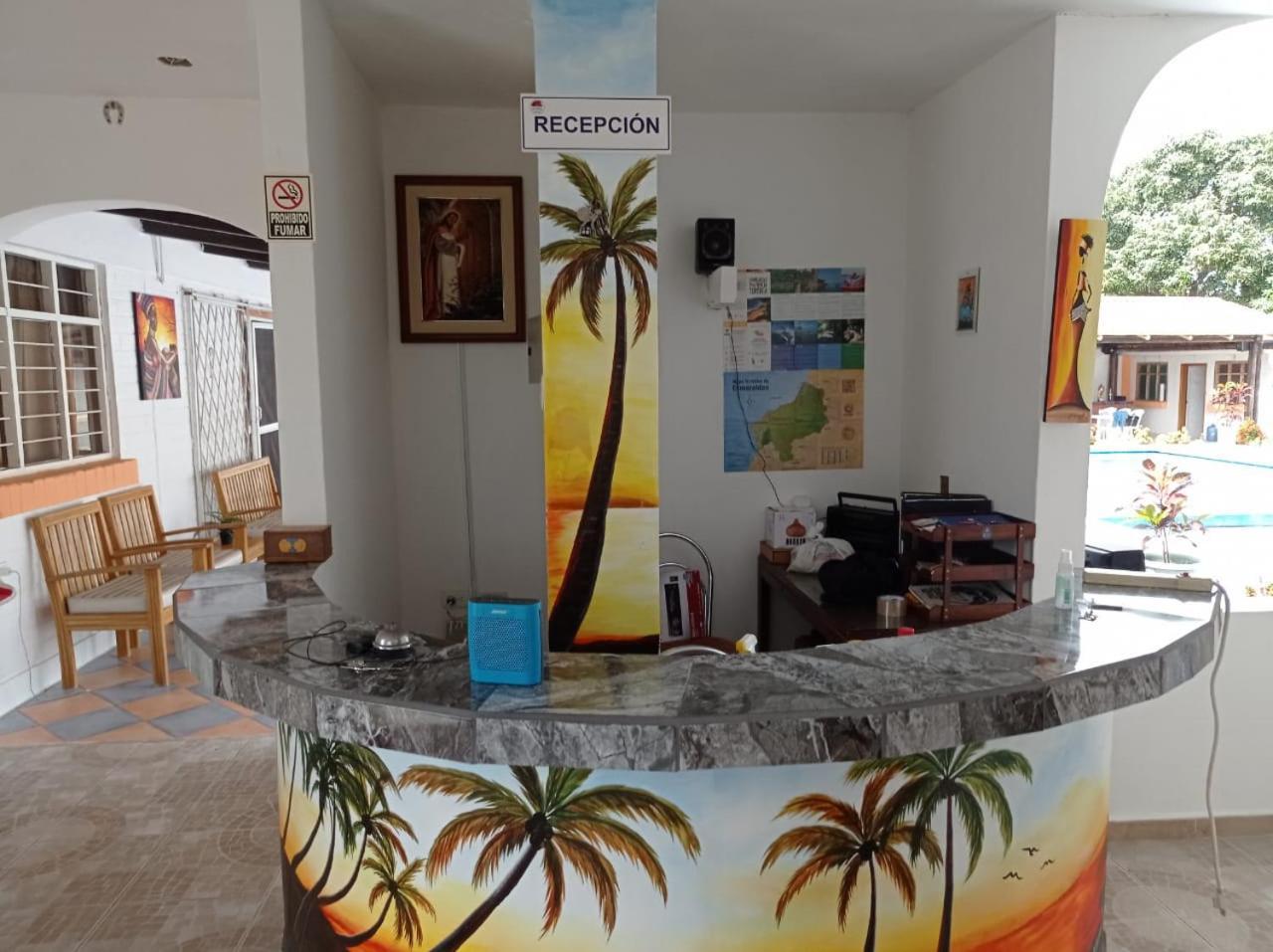 Palmira Beach Hotel Тонсупа Екстериор снимка